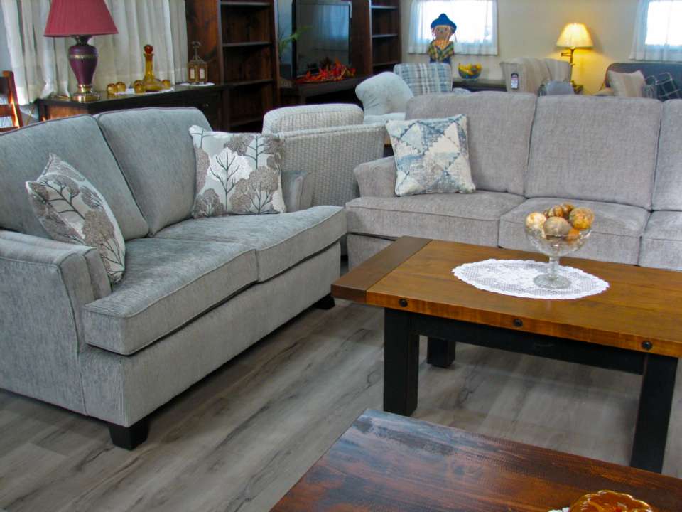 SUPERSTYLE 7606 Sofa and Love Seat